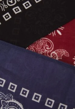 Pier One Unisex - Halsdoek - Black/Blue/Red -Pier One 0763f35dd2c146798be05cd7a75fd0e6