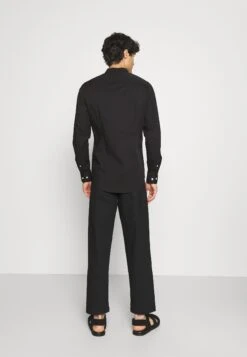 Pier One Muscle Fit Stand- Overhemd - Black -Pier One 0baebc4f5c6545e38aaa3b4f90cebbda