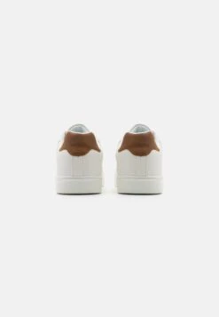 Pier One Sneakers Laag - White 10 Pier One Sneakers Laag - White -Pier One 0d68a4c32b96494b83f0888dc073cae5