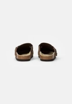Pier One Leather Unisex - Pantoffels - Brown 10 Pier One Leather Unisex - Pantoffels - Brown -Pier One 18a09b6c3e71439784e427988b058842