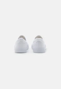 Pier One Unisex - Sneakers Laag - White 10 Pier One Unisex - Sneakers Laag - White -Pier One 191f01ab84474fccb0e4b333b7cd7402