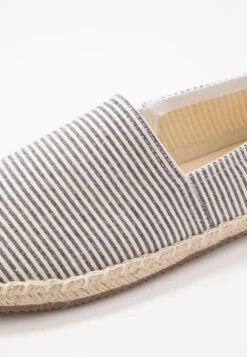 Pier One Rena Espadrille Unisex - Espadrilles - White/Blue -Pier One 1e1a9a54fd374424970c6282fecccbe4