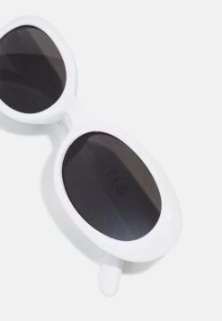 Pier One Unisex - Zonnebril - White 7 Pier One Unisex - Zonnebril - White -Pier One 23546918e94f4ab28ea73c60259a89c5