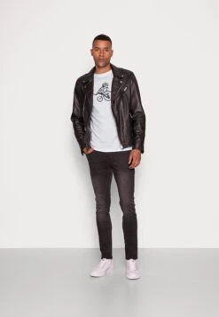 Pier One T-Shirt Print - White 8 Pier One T-Shirt Print - White -Pier One 3854b1dd202b48d38b8683cce63e6152