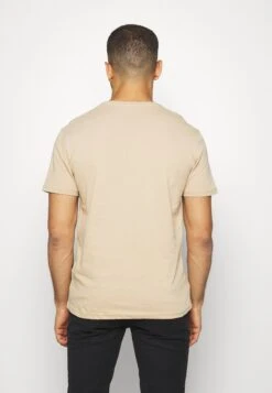 Pier One 3 Pack - T-Shirt Basic - Khaki/Tan/Dark Blue 12 Pier One 3 Pack - T-Shirt Basic - Khaki/Tan/Dark Blue -Pier One 4791eff63e034d17860691ffbf9cb972