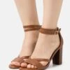 Pier One Leather - Sandalen Met Hoge Hak - Cognac 1 Pier One Leather - Sandalen Met Hoge Hak - Cognac -Pier One 606d31360e4947d28cde11c2a3331431