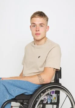 Pier One T-Shirt Basic - Beige -Pier One 6c509b4566c4430c85f170446749bb47