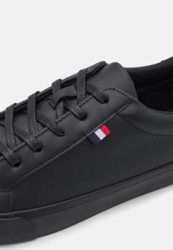 Pier One Unisex - Sneakers Laag - Black -Pier One 6e36972564914bfea36b8c5d9e0ffb4b