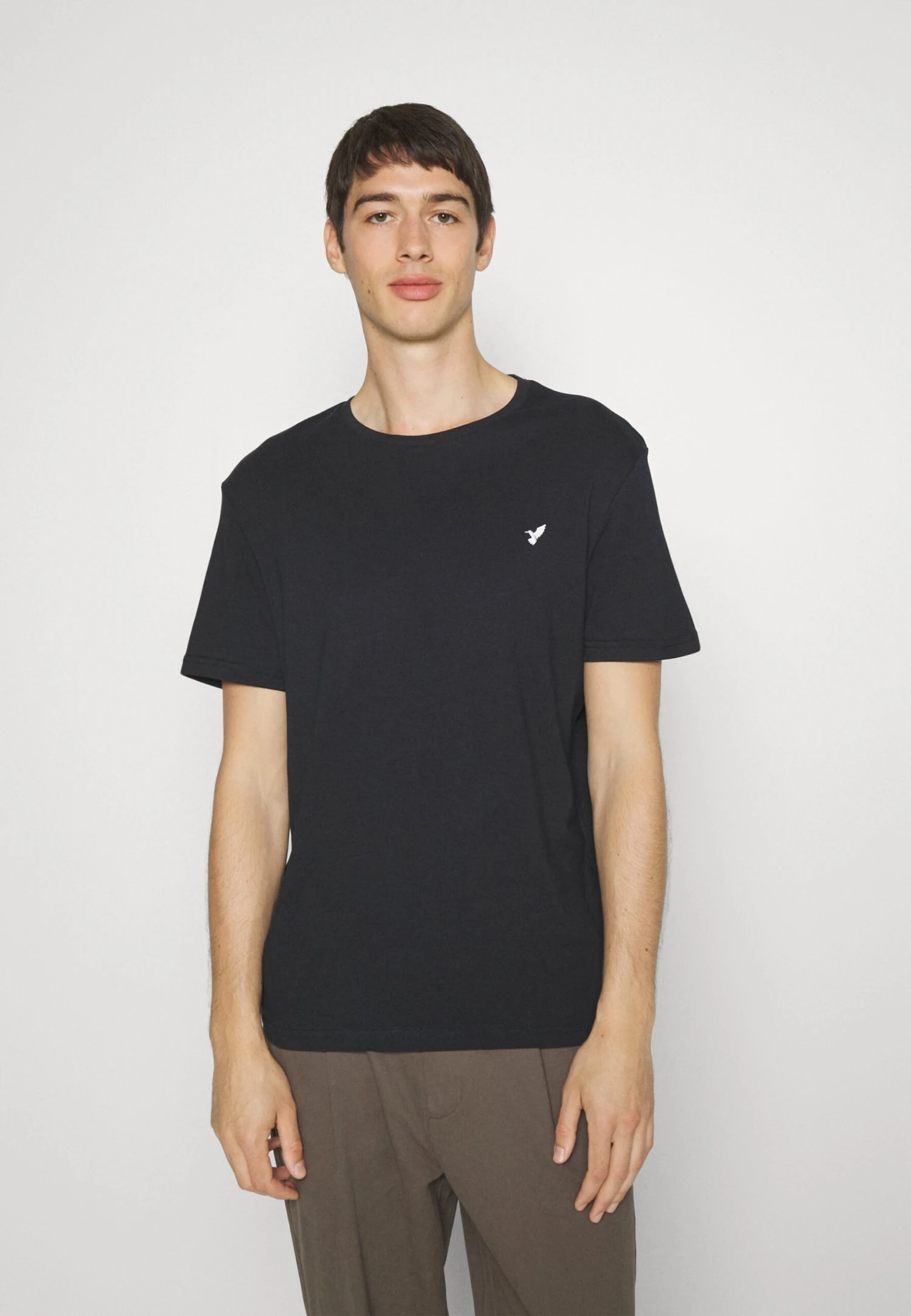 Pier One 5 Pack - T-Shirt Basic - Black/White/Dark Blue 7 Pier One 5 Pack - T-Shirt Basic - Black/White/Dark Blue - Afbeelding 5