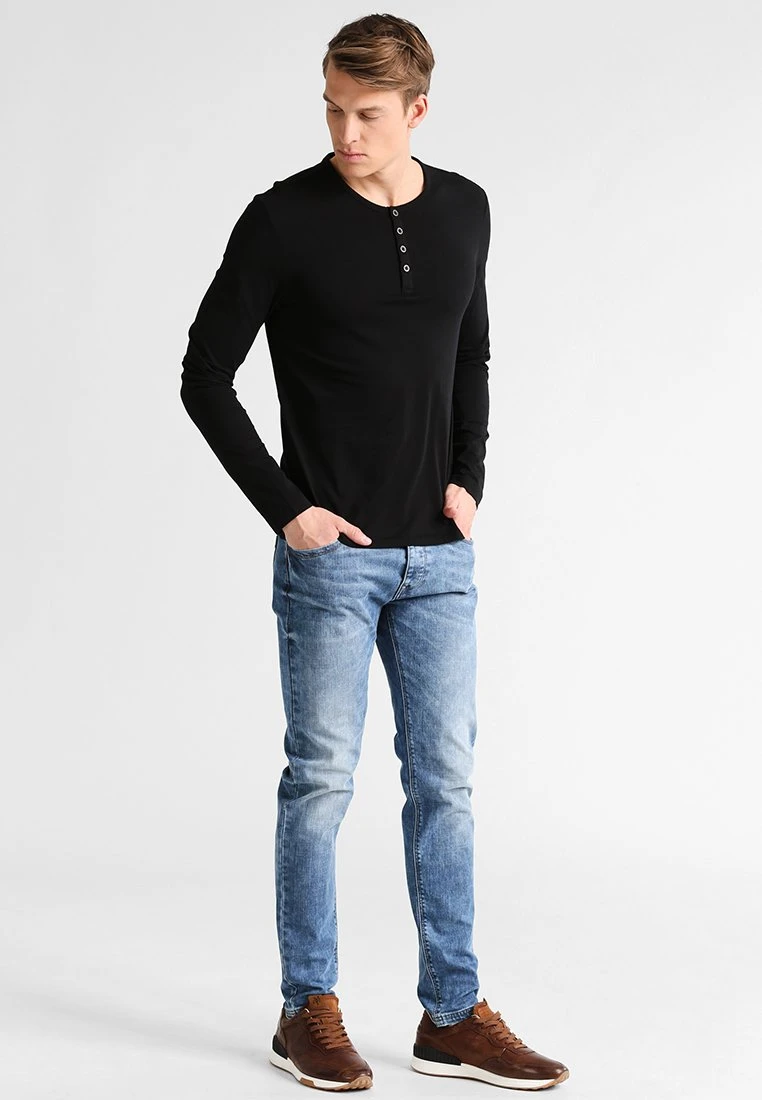 Pier One Longsleeve - Black 4 Pier One Longsleeve - Black - Afbeelding 2
